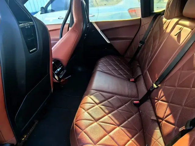 BMW iX — Фото автомобиля 8