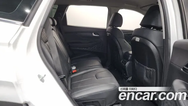 Hyundai Santafe — Фото автомобиля 11
