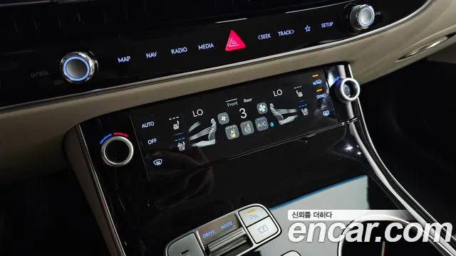 Genesis GV70 2.5T Бензин 2WD — Фото автомобиля 18