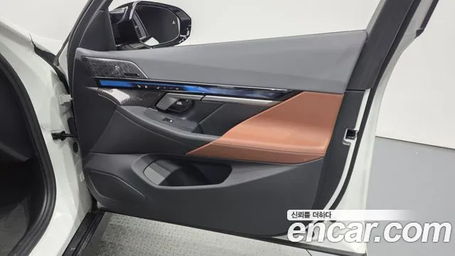 BMW i5 G60 — Фото автомобиля 13