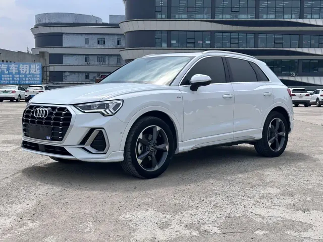 Фотография автомобиля — Audi Q3