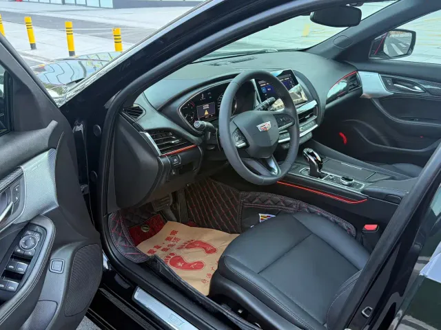 Cadillac CT5 — Фото автомобиля 9