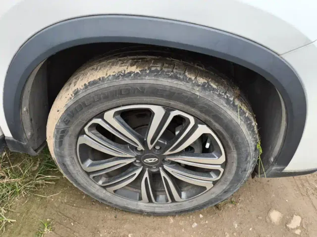Chery Tiggo 8 — Фото автомобиля 24
