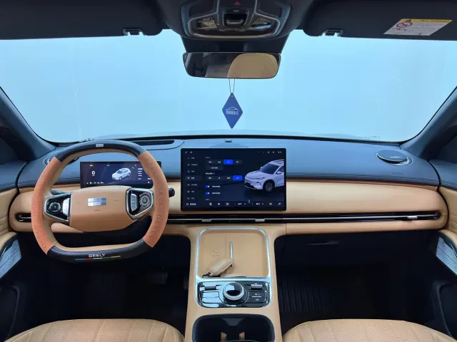Geely Galaxy Starship 7 EM-i — Фото автомобиля 21