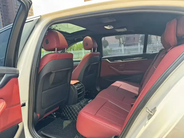 BMW 5 Series — Фото автомобиля 5