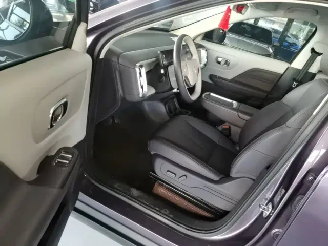 Leapmotor B10 — Фото автомобиля 15