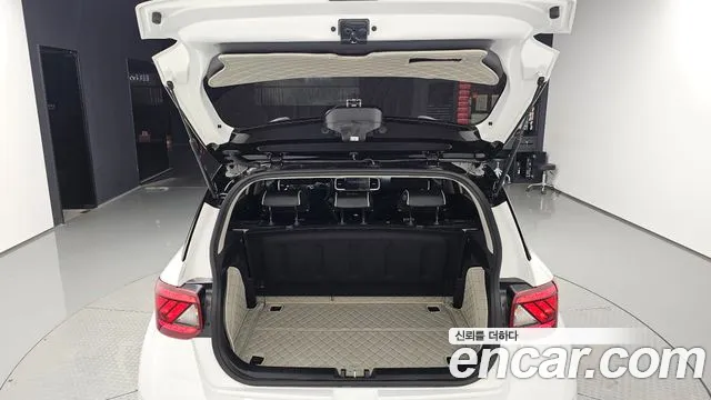 Hyundai Venue — Фото автомобиля 20