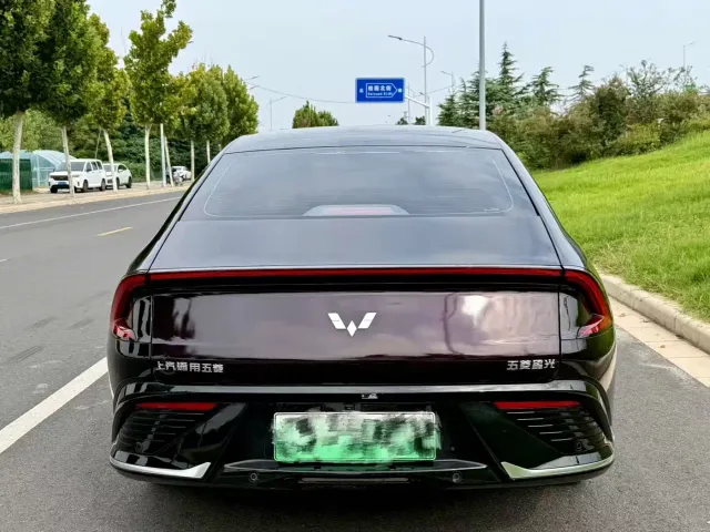 Wuling Starlight — Фото автомобиля 8