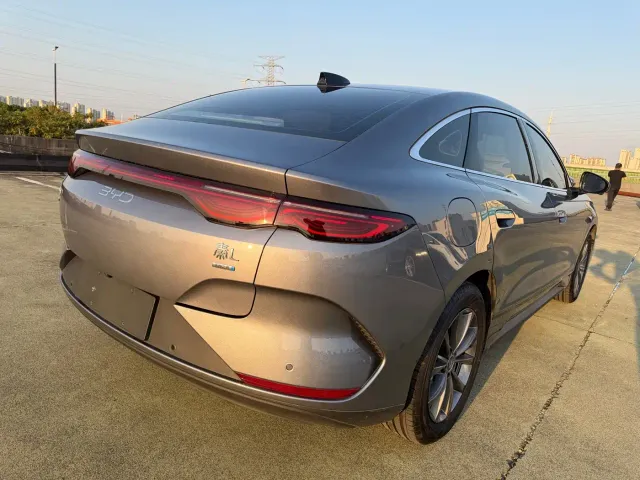 BYD Qin L — Фото автомобиля 5