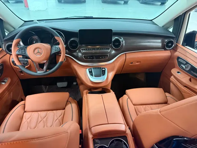 Mercedes-Benz V-Class — Фото автомобиля 4