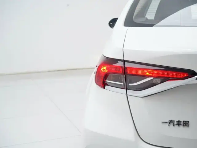 Toyota Corolla — Фото автомобиля 11