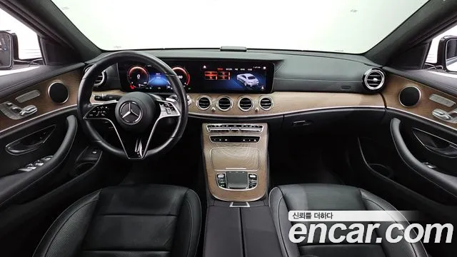 Mercedes-Benz E-Class — Фото автомобиля 7