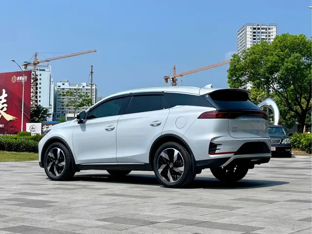 BYD Tang — Фото автомобиля 5