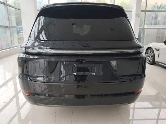 Li Auto L9 — Фото автомобиля 5