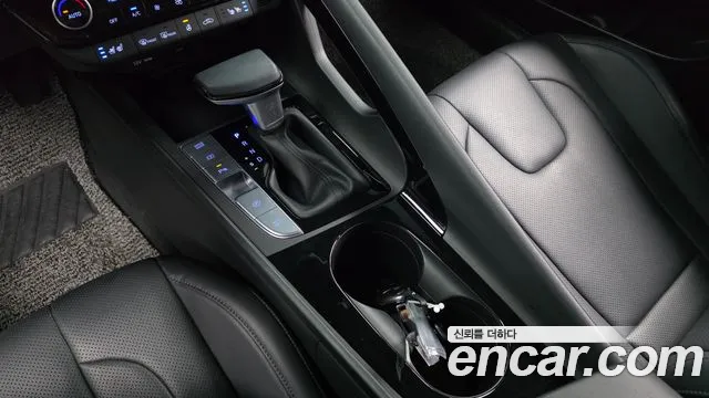Hyundai Avante CN7 — Фото автомобиля 9