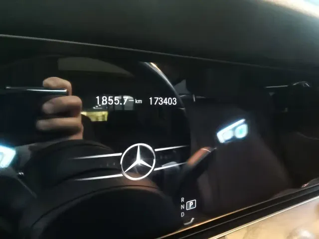 Mercedes-Benz E-Class — Фото автомобиля 8