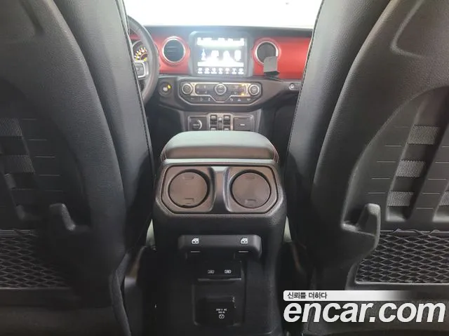 Jeep Wrangler JL — Фото автомобиля 16