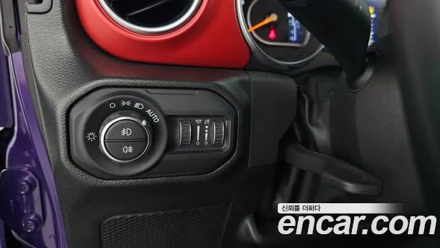 Jeep Wrangler — Фото автомобиля 24