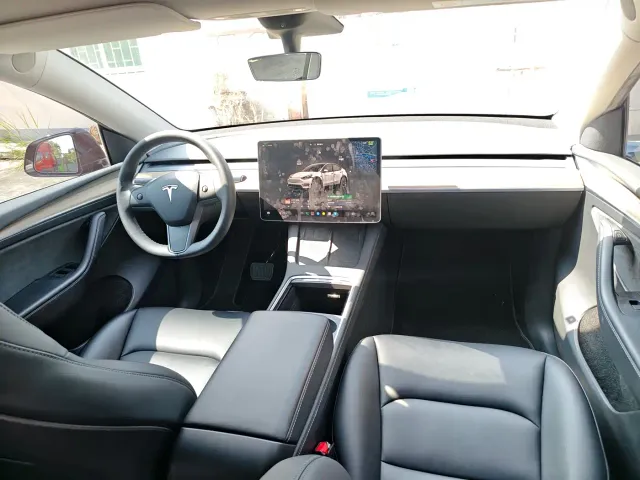 Tesla Model Y — Фото автомобиля 7