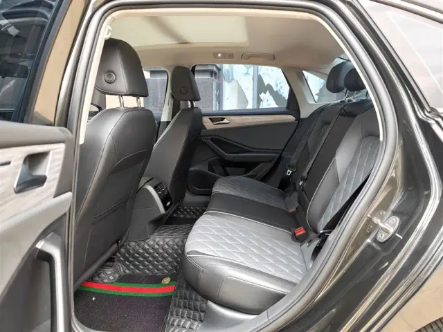 Volkswagen Sagitar — Фото автомобиля 12