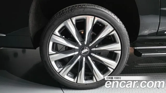 Cadillac Escalade 5th Gen — Фото автомобиля 5