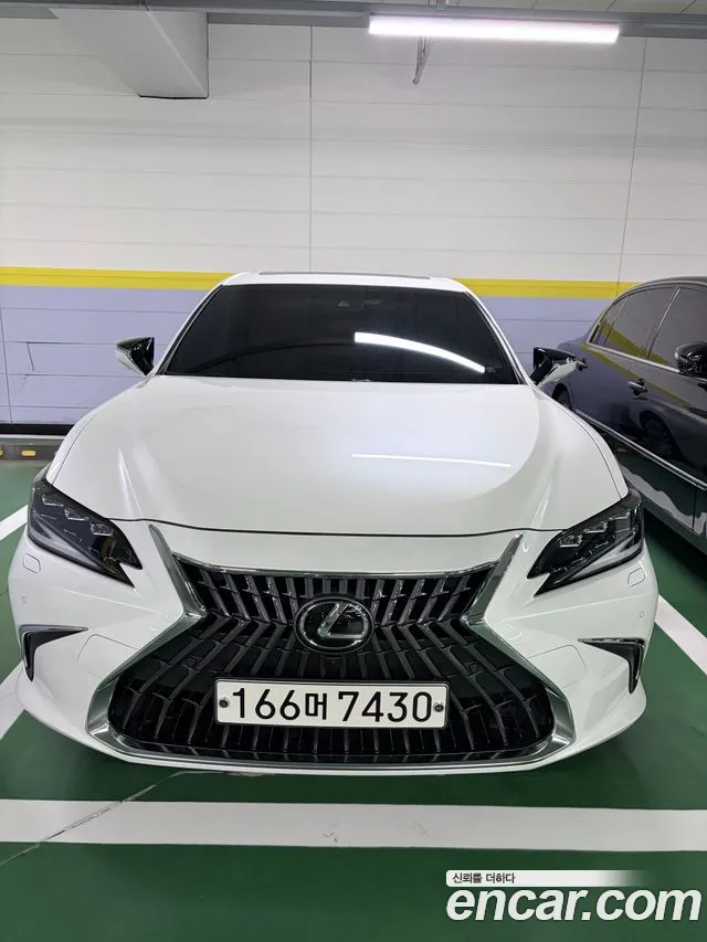Lexus ES 7th Gen — Фото автомобиля 3