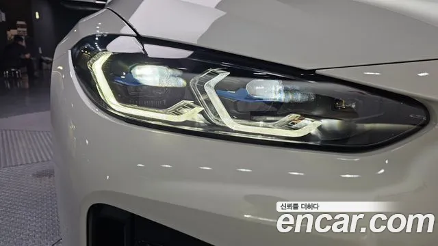 BMW i4 — Фото автомобиля 7