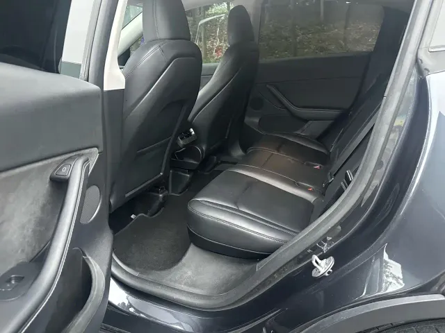 Tesla Model Y — Фото автомобиля 3
