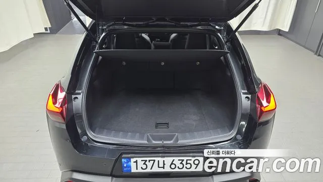 Lexus UX — Фото автомобиля 28