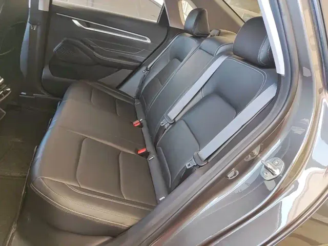 Geely Emgrand — Фото автомобиля 16