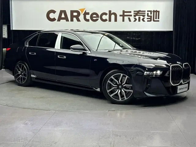 BMW 7 Series — Фото автомобиля 10