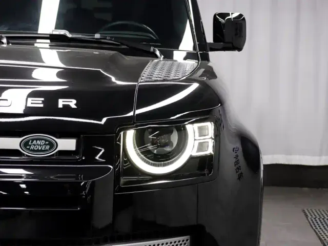 Land Rover Defender — Фото автомобиля 16