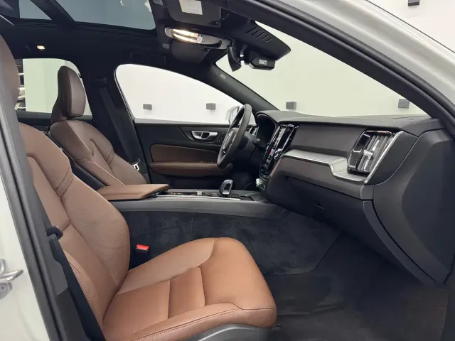Volvo S60 — Фото автомобиля 11