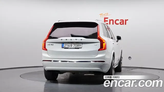 Вольво XC90 — Фото автомобиля 4