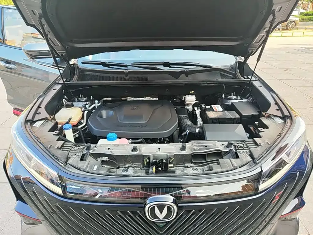 Changan Changan CS75 PLUS 2022 Second Generation 1.5T Automatic Premium — Фото автомобиля 19