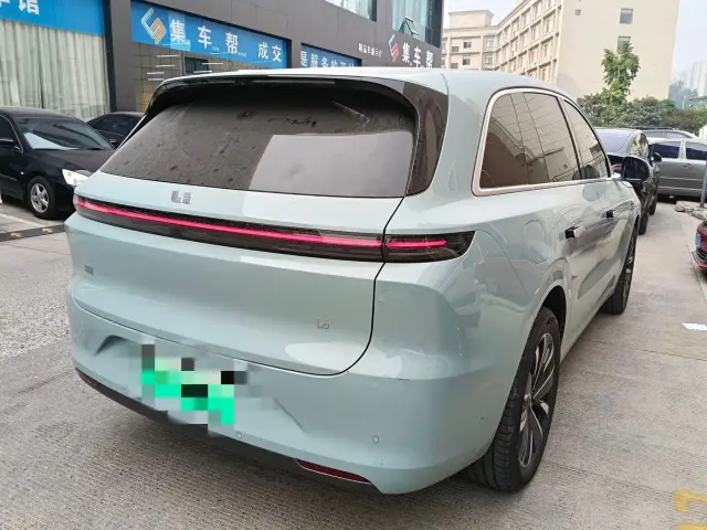 Li Auto L6 — Фото автомобиля 9