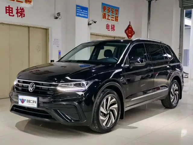 Фотография автомобиля — Volkswagen Tiguan L