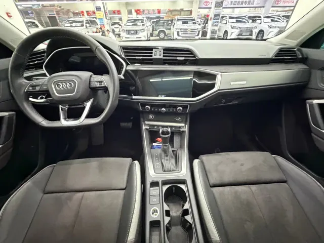 Audi Q3 — Фото автомобиля 9