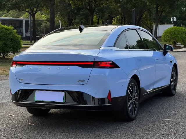 Xpeng P5 — Фото автомобиля 6