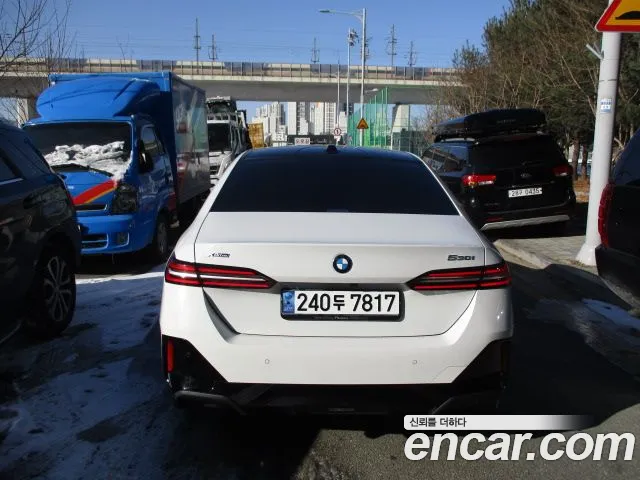 BMW 5-Series 5 серия (G60) 530i xDrive M Sport — Фото автомобиля 4