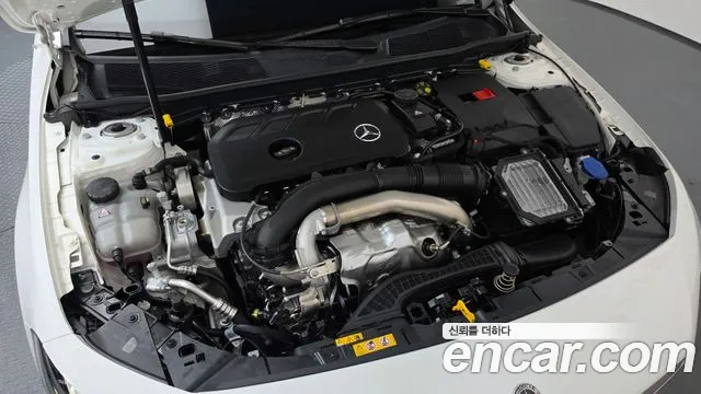 Mercedes-Benz A-Class W177 — Фото автомобиля 6