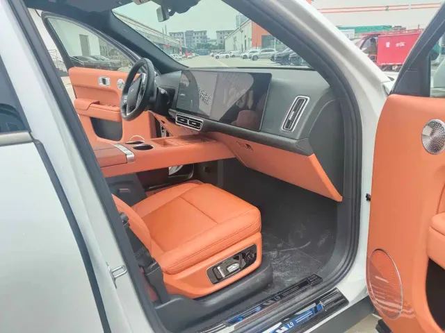 Li Auto L9 — Фото автомобиля 8