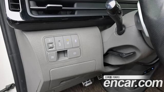 Hyundai Staria Staria 4WD Lounge 7 мест — Фото автомобиля 12
