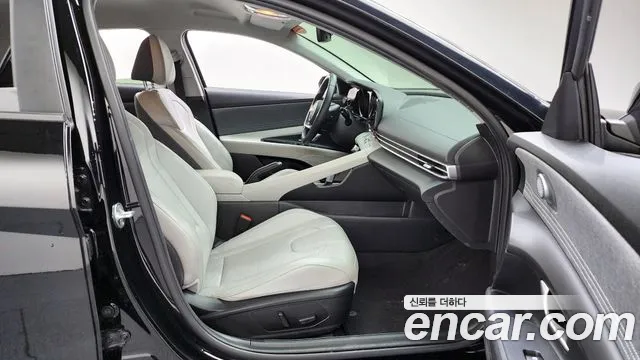 Hyundai AVANTE Avante (CN7) — Фото автомобиля 10