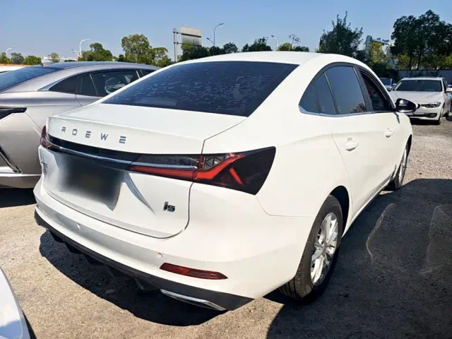 Roewe i5 — Фото автомобиля 6
