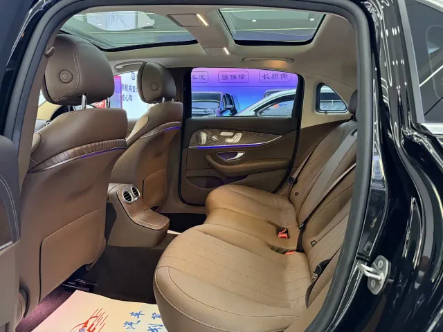 Mercedes-Benz E-Class — Фото автомобиля 7