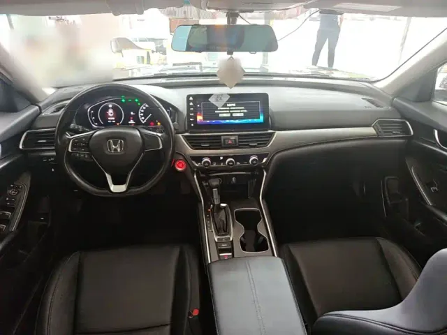 Honda Accord — Фото автомобиля 9