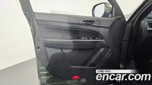 KG_Mobility_Ssangyong Rexton Новый Rexton Sport Дизель 2.2 4WD — Фото автомобиля 24
