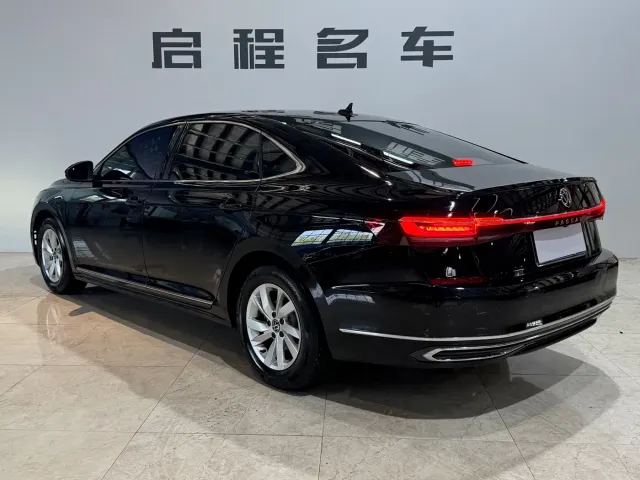 Volkswagen Passat — Фото автомобиля 6