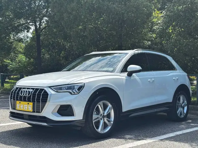 Фотография автомобиля — Audi Q3